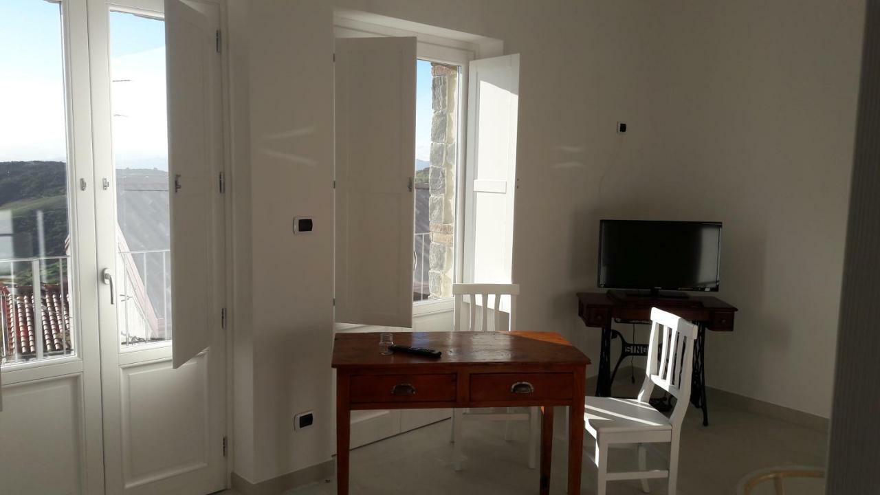 La Casa Dei Panorami Di Colobraro Apartment ภายนอก รูปภาพ